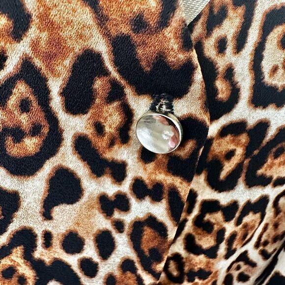 White House Black Market leopard print tie front blouse - Picture 15 of 15